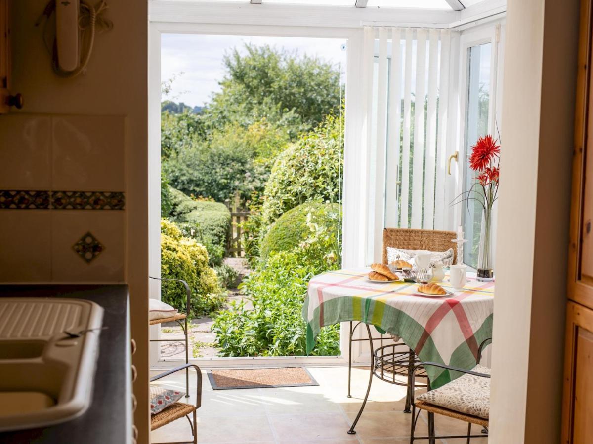 Pass The Keys Cosy Cottage With Views Over The Shropshire Hills Ludlow Esterno foto