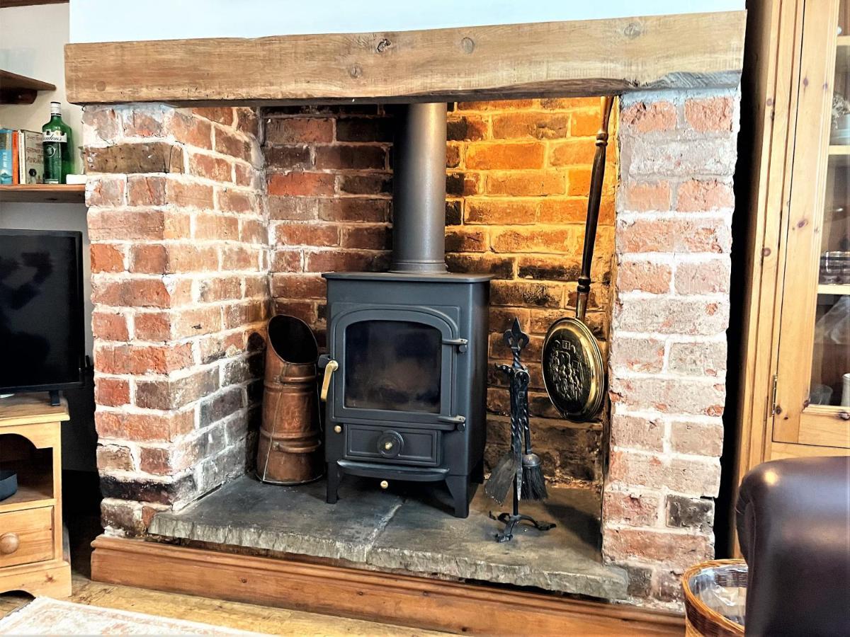 Pass The Keys Cosy Cottage With Views Over The Shropshire Hills Ludlow Esterno foto